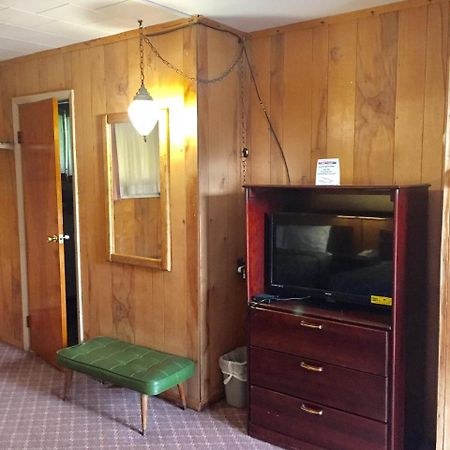 Travel Inn Westmoreland Екстер'єр фото