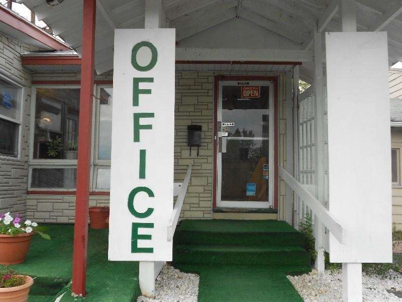 Travel Inn Westmoreland Екстер'єр фото