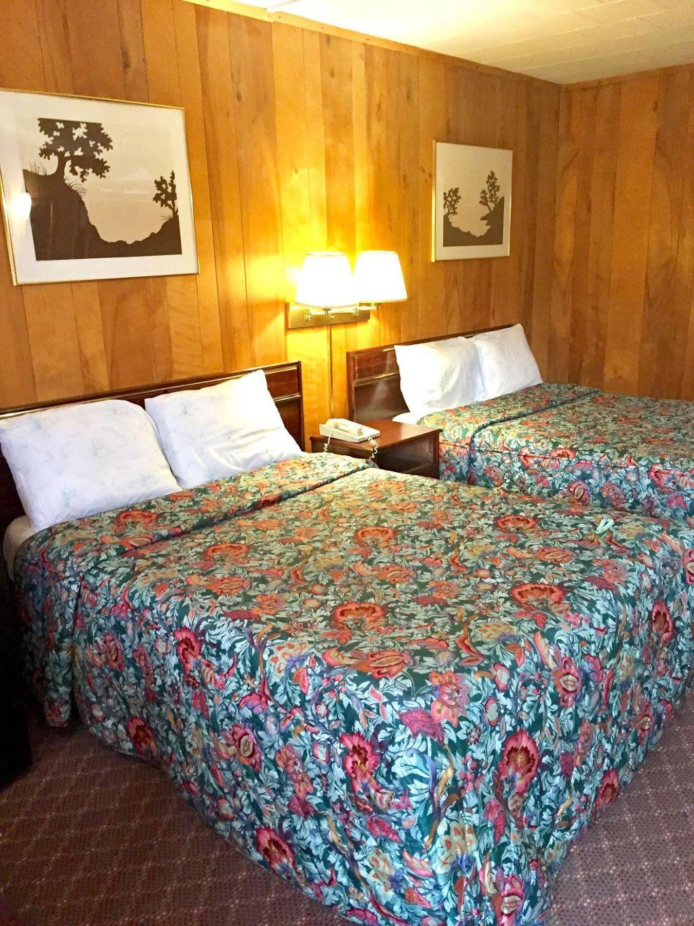 Travel Inn Westmoreland Екстер'єр фото