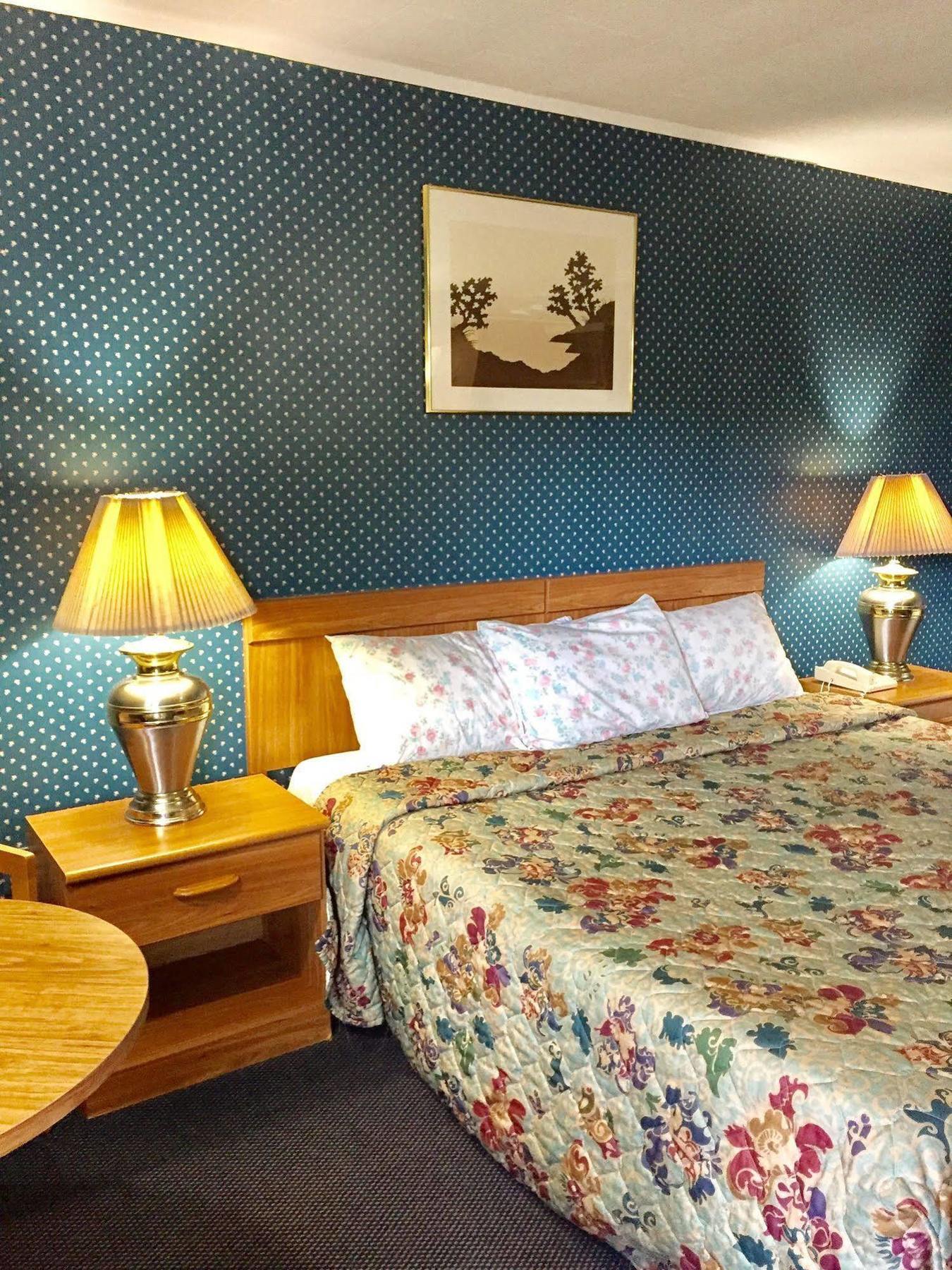 Travel Inn Westmoreland Екстер'єр фото