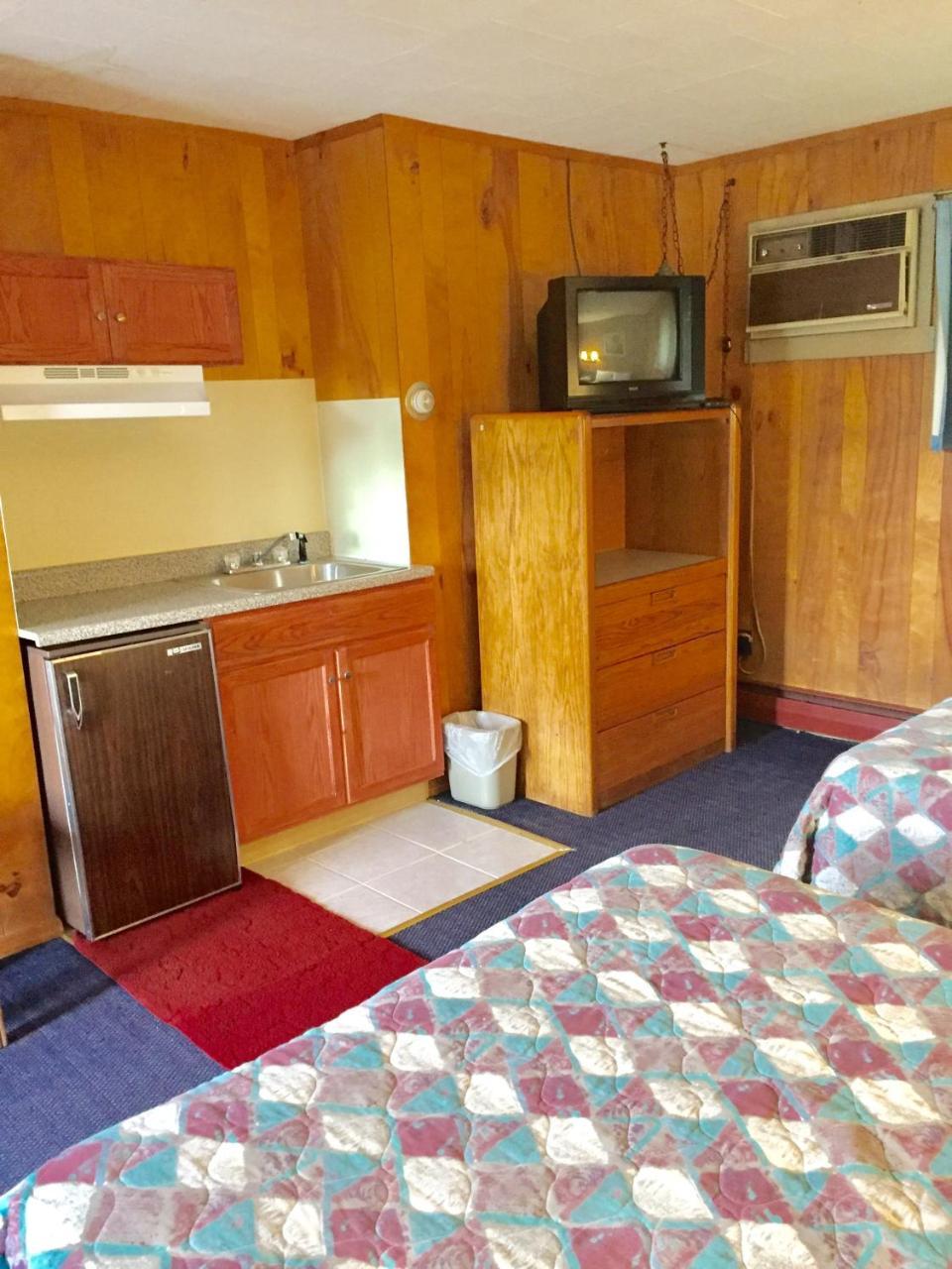 Travel Inn Westmoreland Екстер'єр фото